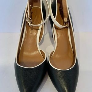 EUC Banana Republic  pump ankle strap heel 7.5